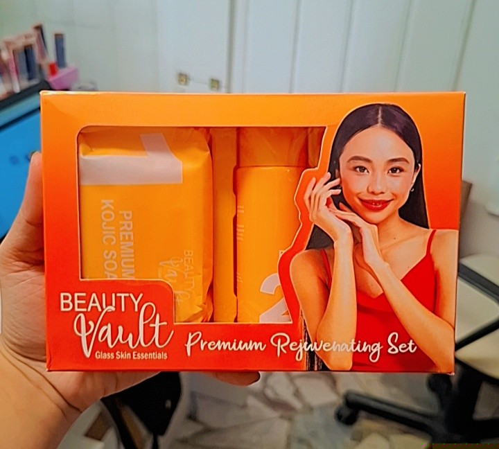Beauty Vault Cosmetic Set