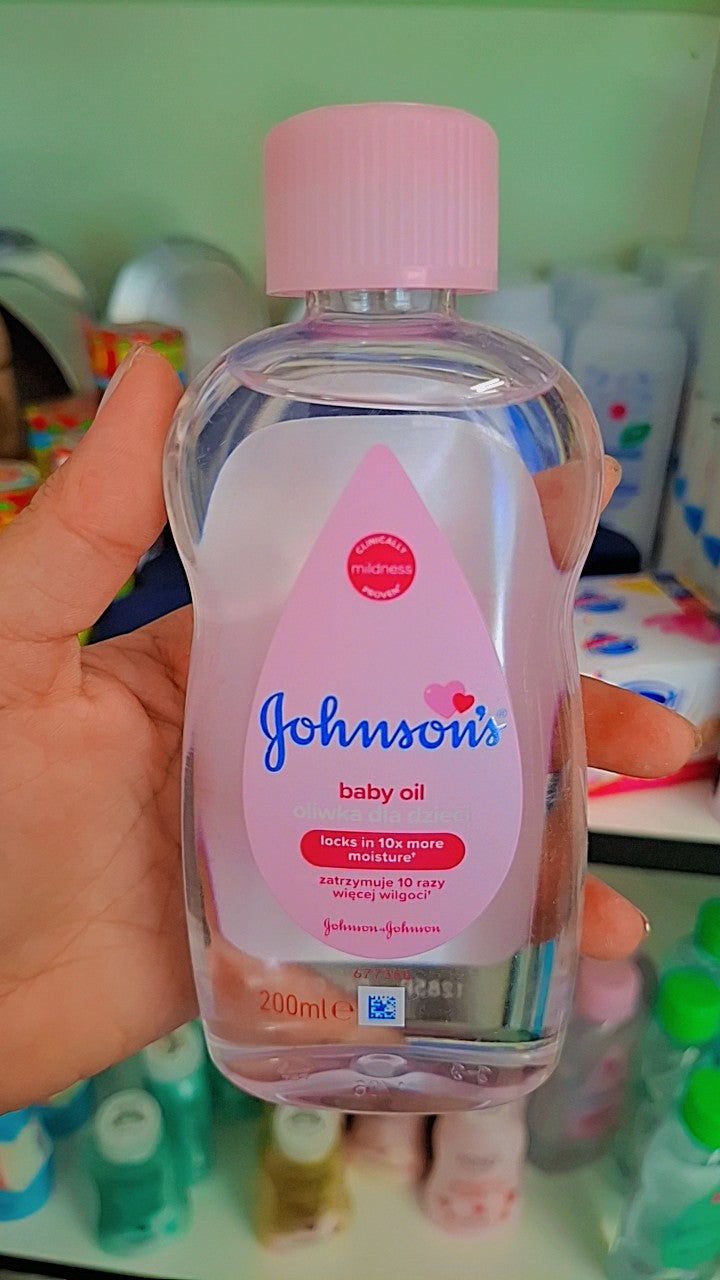Johnson’s Baby Oil 200ml